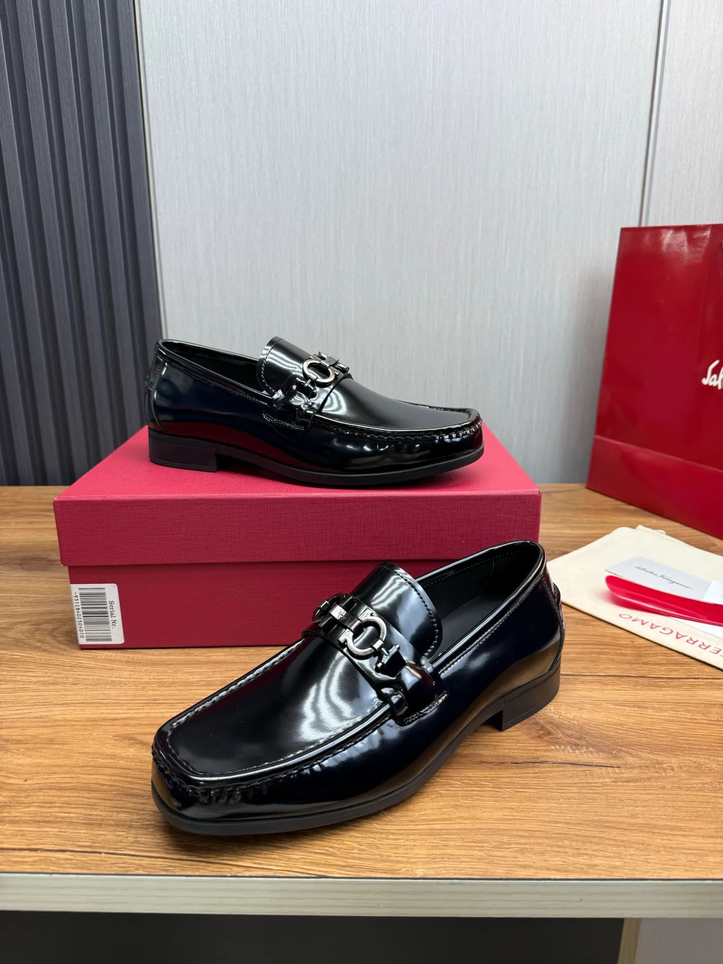 Men's shoes 💰760💰 Ferragamo. [Ferragamo] Men's Loaf leather shoes, the latest hot style, 1:1 original purchase quality, top quality, imported open-edge beaded cowhide leather on the upper, hand-made three-dimensional stitching highlights the round toe design, the inner feet are made of imported cowhide, with original wear-resistant rubber outsole, matching code 39-44, (38, 45 custom-made, non-refundable)